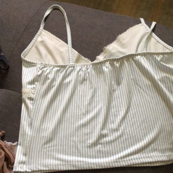 Women’s lace trim striped crop top - Picture 2 of 4